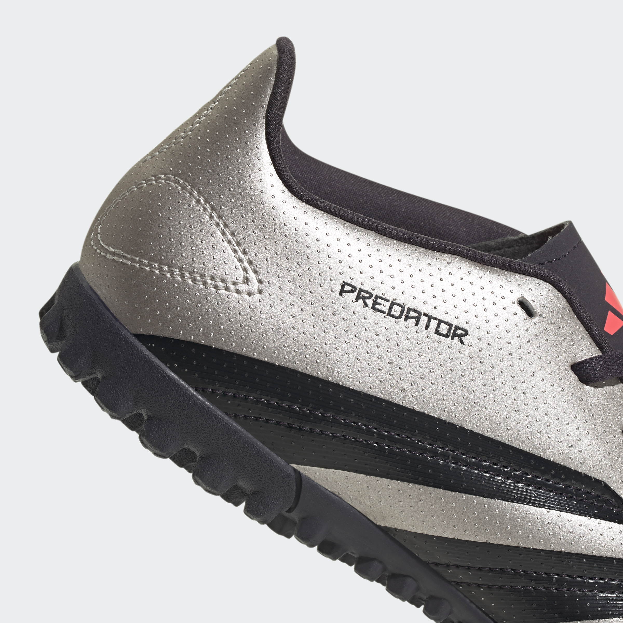 حذاء Predator Club Turf